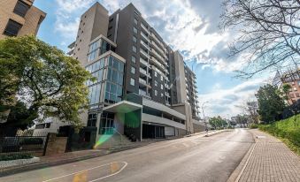 Kmg Apartments at the Apex