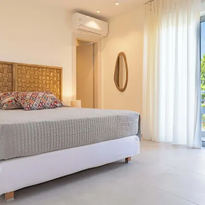 Arancia Elegant Rooms and Suites Hotels near Tolo Beach