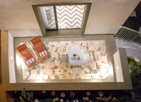 SorrentoVibes - Luxury Suite with Terrace Отели рядом со станцией S. Agnello