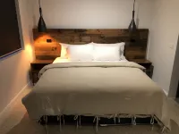 Timber Door Luxury Accommodation Geelong Hotels in Hamlyn Heights