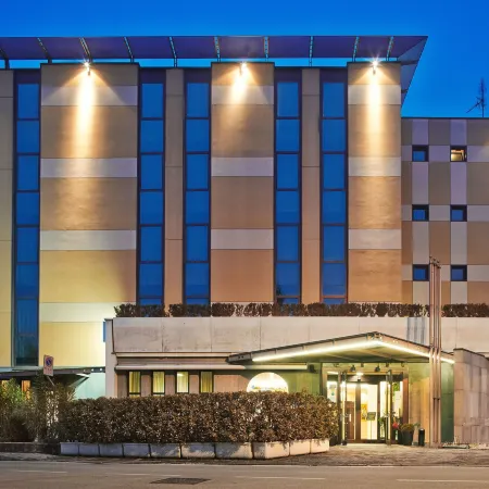 Primhotel Отели в г. Одерцо