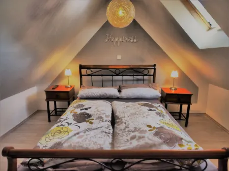 Weincafé Korkenzieher Отели рядом с достопримечательностью «Prinzenkopfturm»