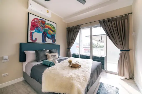 อพาร์ทเมนต์ 1 ห้องนอนสำหรับครอบครัวพร้อมวิวสระว่ายน้ำ