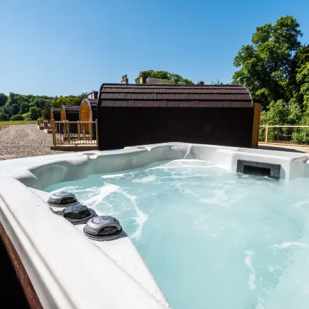 Weedingshall Lodges
