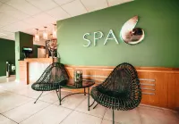 De Vere Cotswold Water Park - spa