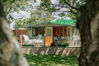 Truly Kentish Holiday Lets Hotels near Brogdale Collections