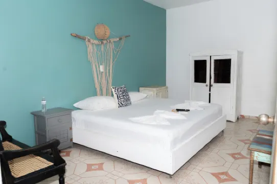 克羅尼爾復古飯店