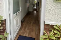Cosy Dog Friendly Self Contained Apartment with Parking