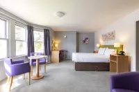 The Caledonian Claymore Hotel