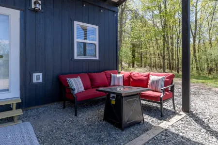 Tiny House 2 5 Hrs NYC and Boston Waterfront Wifi