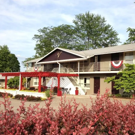Vinehurst Inn & Suites Hotels in Steuben County