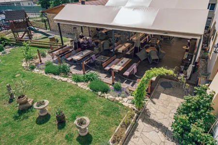 Hotel Svatojánský Dvůr Отели в г. Predboj