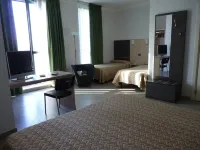 Hotel Lux فنادق في Rubiera