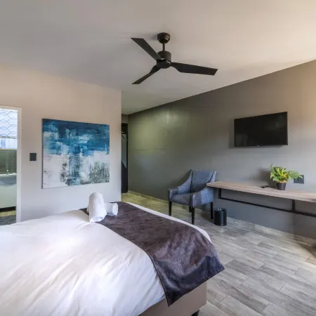 N1 Hotel Rotten Row Harare Отели в г. Хараре