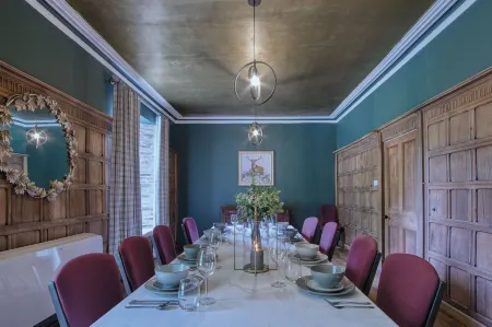 Hill House Country Estate - Princes Gate Отели в г. Нарберт