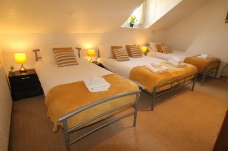 Lundwood House Barnsley by Smart Corporate Stays