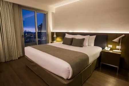 Dazzler by Wyndham Lima San Isidro Отели рядом с достопримечательностью «Complejo Arqueologico Mateo Salado»