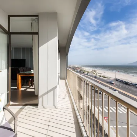 Beachfront 3Br Ocean Views BBQ Balcony by Ctha