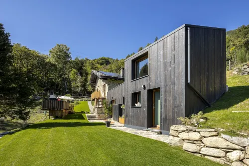 Agriturismo Hunum Hotels in Chiavenna