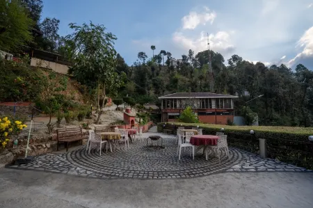 Skywood Resort Отели рядом с Аэропорт Шимла