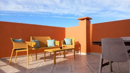 Guesthouse Beach Break Отели рядом с достопримечательностью «PenichePraia - Bungalows, Campers and SPA»