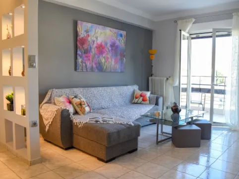 Cozy Flat on the Main Square, 10Min to the Sea