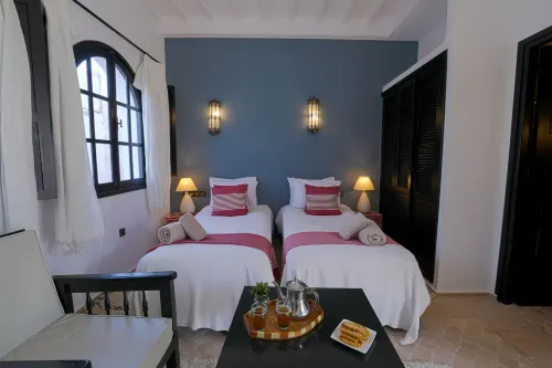 Riad Dar Awil - parking