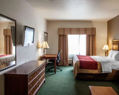 Comfort Inn & Suites Davenport - Quad Cities Hotels in Scott County