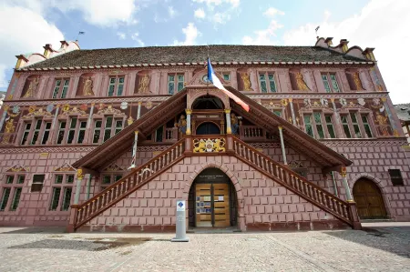 Hotel Bristol Отели рядом с достопримечательностью «Cité de l'Automobile»