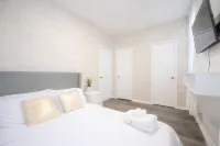 Luxury NY Home 3BR with Easy Parking Hotels in Yonkers