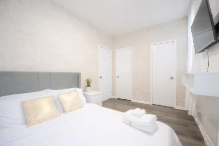 Luxury NY Home 3Br with Easy Parking