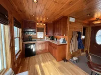 Keuka Lakefront Getaway with private beach and amazing waterfront views Hotels in Barrington