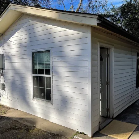Cozy cottage in Hattiesburg with AC, WiFi