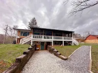 Cozy King Apt Suite w/ Fire Pit & Mountain Views