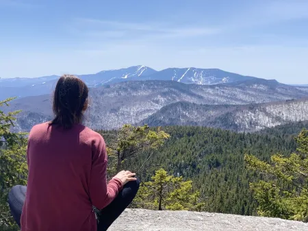 Year Round Green Mountain Escape - Ski - Swim - Tennis - Hike - Golf Отели рядом с достопримечательностью «Шугарбуш Резорт»