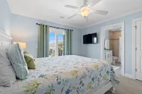"Tides a Wastin Private Pool w/Opt Heat, Hot Tub, Tiki Bar, Elevator