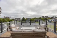 Spacious Backyard and Breathtaking Views - Stunning Coastal Haven Hotels in Half Moon Bay