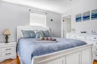 Ocean View and Tiki Hut - Stunning Salt Water Pool Retreat