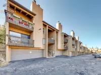 Wood-Burning Fireplace and Scenic Balcony Views - Charming Mountain Escape Hotels in Parowan