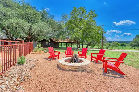 Charming Farmhouse with Pool and Hot Tub - Inviting Country Retreat