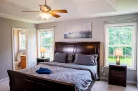 High-End Kitchen and Spacious Backyard Oasis - Charming Retreat Hotel a Plainville