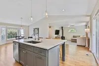 Eagle ID Getaway | 4 Bed 3 Bath | Fully Renovated Hotels in Eagle