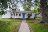 Charming Cottage with Fenced Yard and Gas Grill - Inviting Getaway