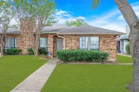 Chic Retreat - WiFi, Central, Minutes to Amenities Hotels in Mesquite