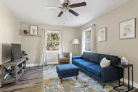 Modern Amenities and Fast Wifi - Charming Tranquil Retreat