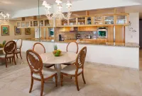 Ocean View Condo with Tropical Gardens and Pool Access - Elegant Oasis