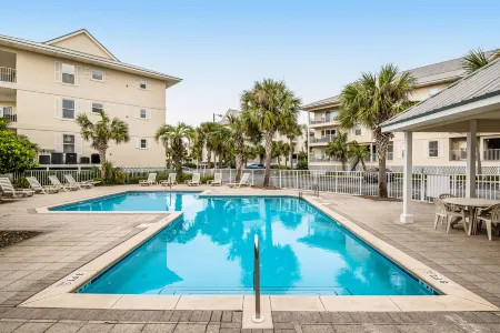 Gulf Island 412 Отели рядом с достопримечательностью «Наварр Бич Си Тертл Консервейшен Сентер»