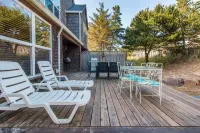 Serenity - Beach Access, Gas BBQ, Bikes, Privacy Yard