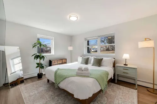 Free Parking and Workstation with Monitor - Stylish Oasis Hotels in York Township