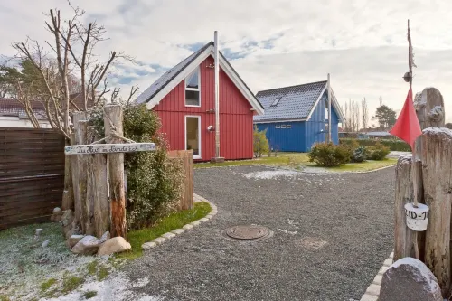 detached holiday home in the second row